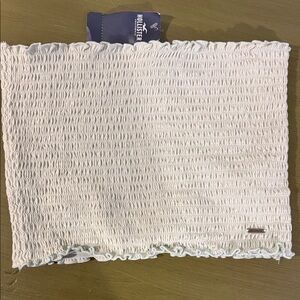 Hollister Cream Textured Crop Top